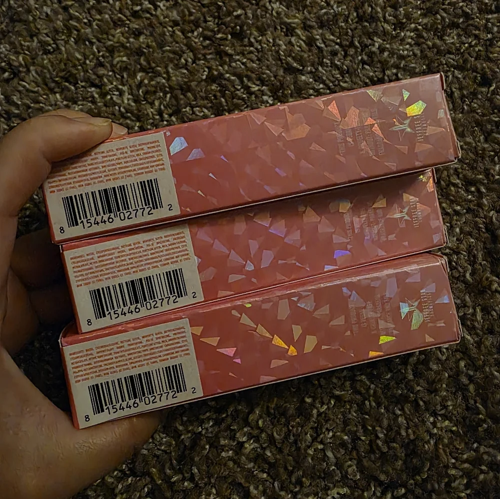New In Box Jeffree Star Magic Star Concealer | C26.5 Deep Warm Neutral‎